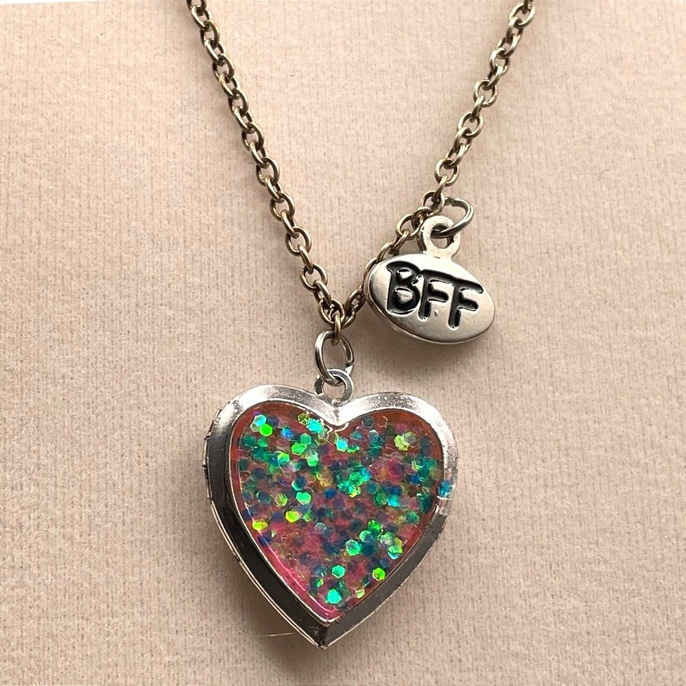 Vintage BFF Gold Tone Crayon Glitter Heart Pendant Opening Locket Statement Boho
